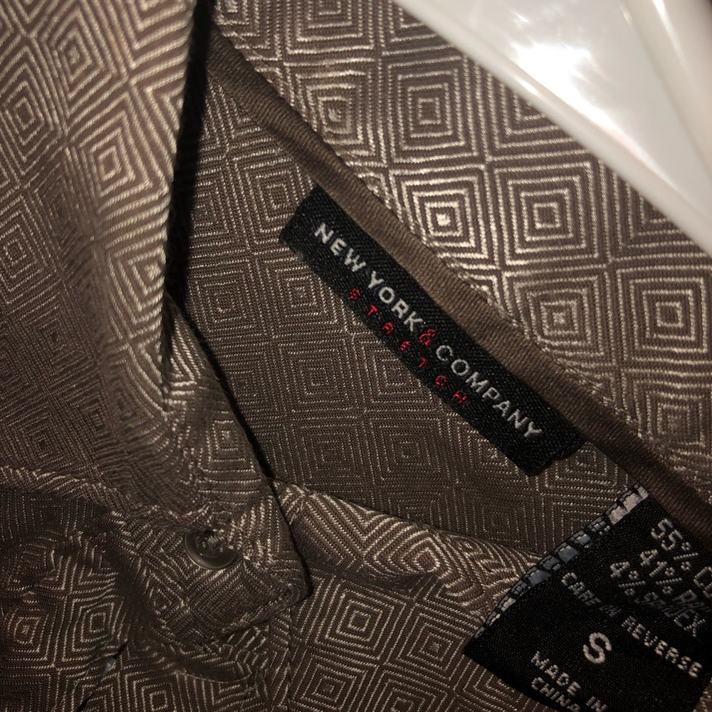 brown pattern button down - Picture 4 of 4